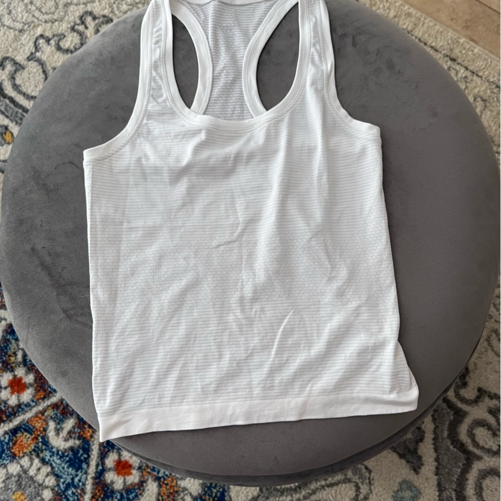 Lululemon white size 2 tank top